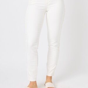 Judy Blue White Skinny Jeans Sleek Modern Fit‎